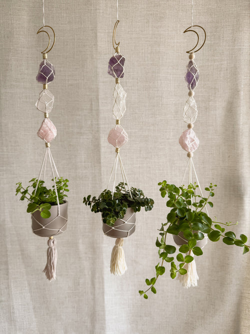 donderdag  06 november 2025 - 19:30 t/m 21:30 - Edelsteenhanger met gouden driehoek en plantje